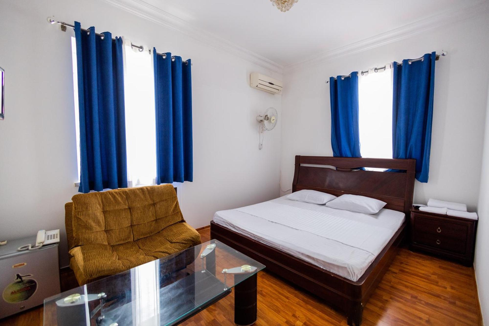 Yan Hotel Ереван Экстерьер фото