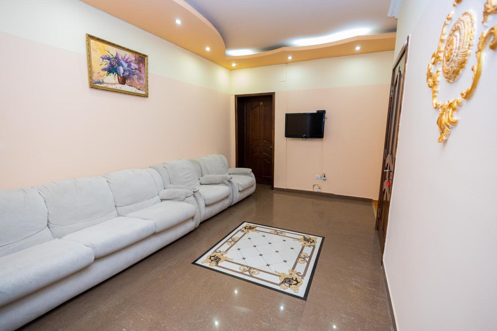 Yan Hotel Ереван Экстерьер фото