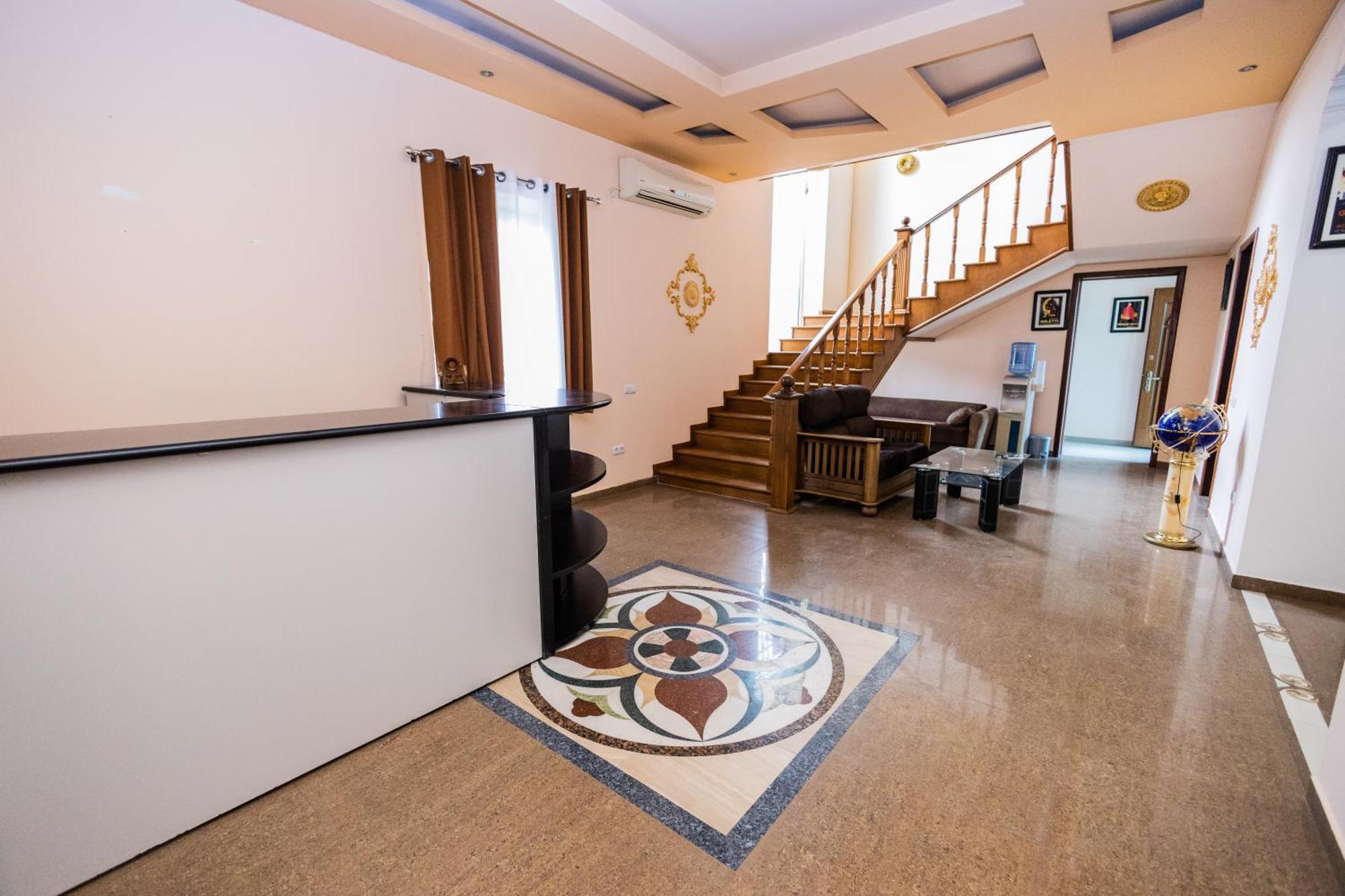 Yan Hotel Ереван Экстерьер фото