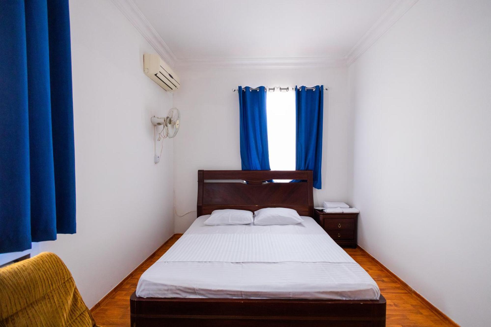 Yan Hotel Ереван Экстерьер фото