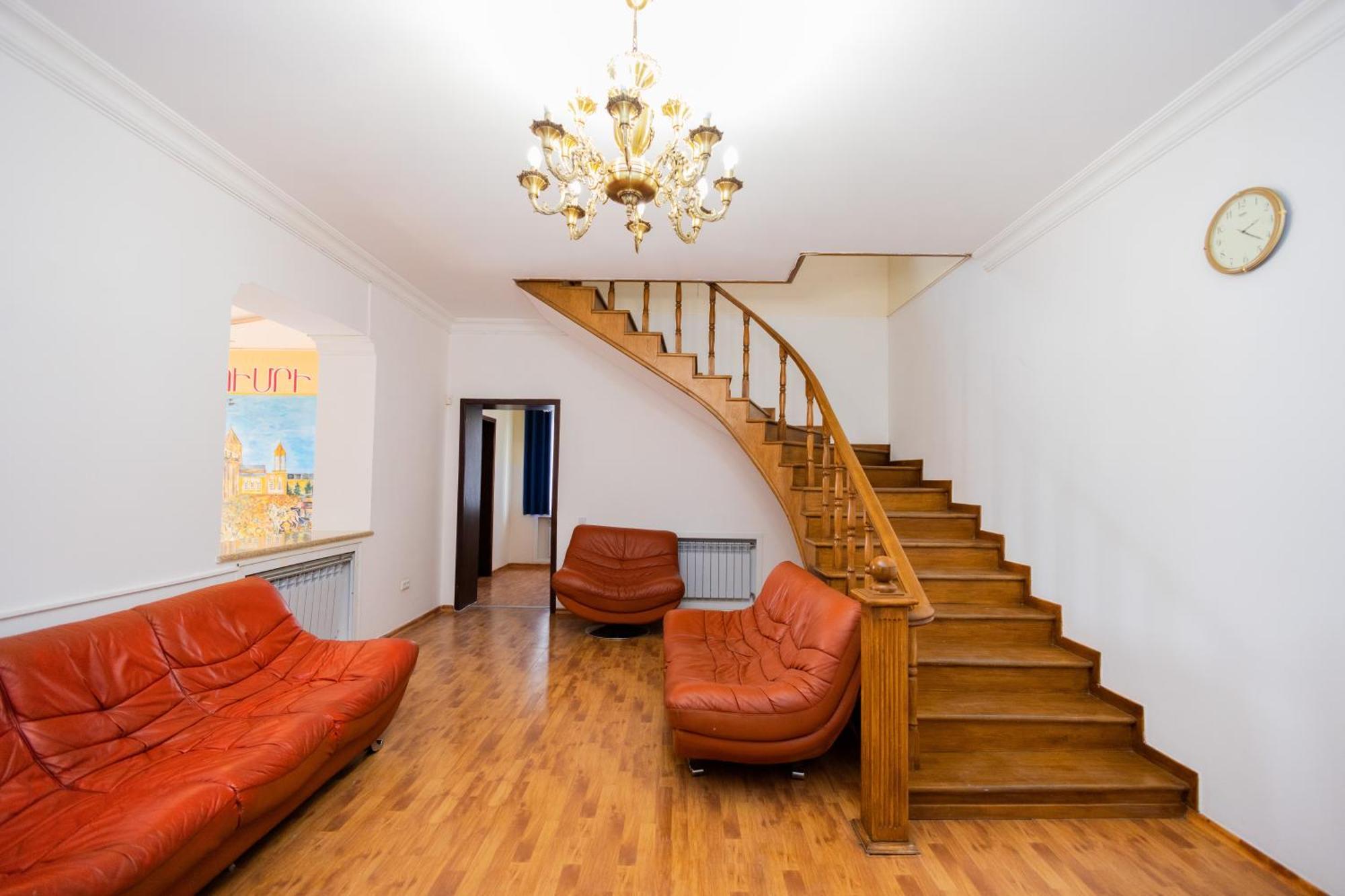 Yan Hotel Ереван Экстерьер фото