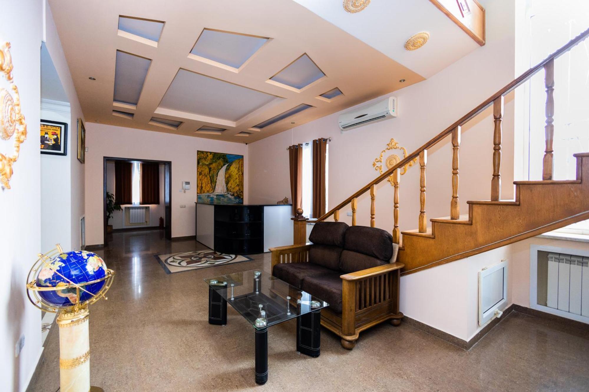 Yan Hotel Ереван Экстерьер фото