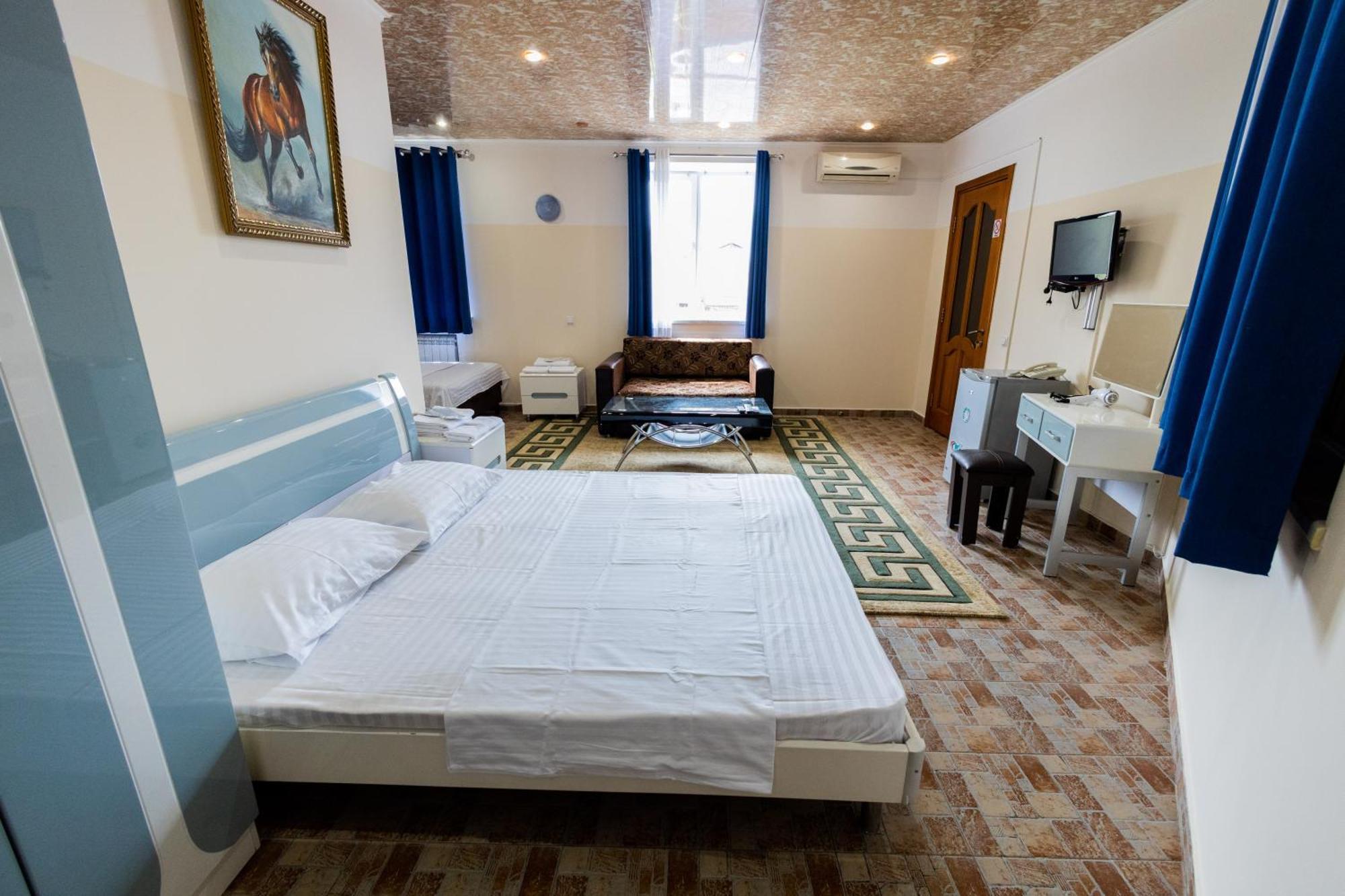 Yan Hotel Ереван Экстерьер фото